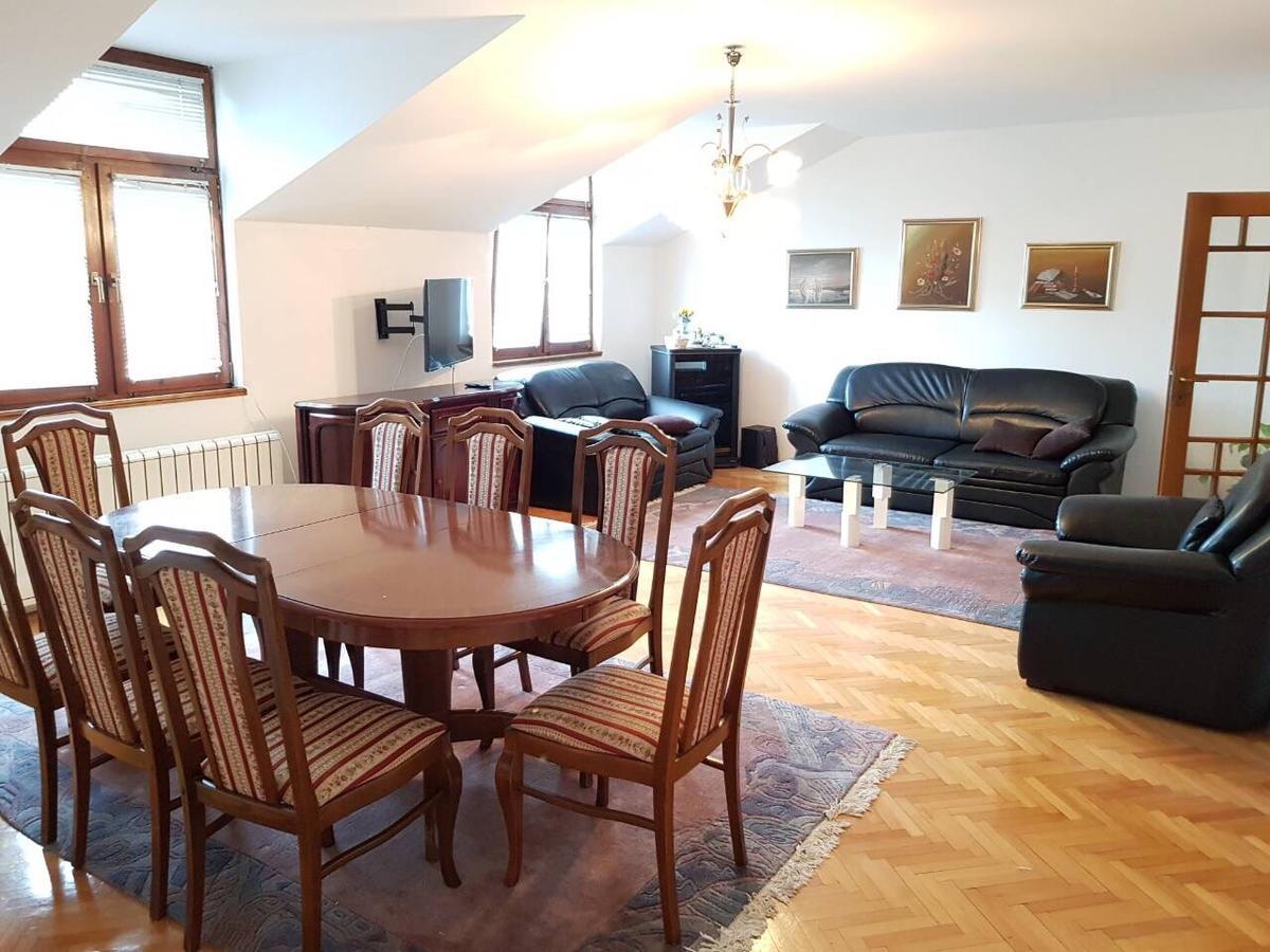 Maxim Apartment *
